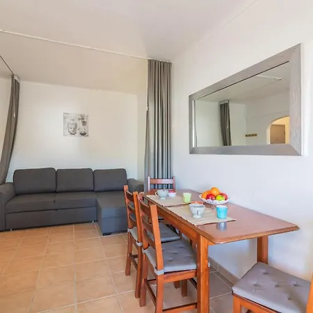 Cosy 2 With Pool By Homing *