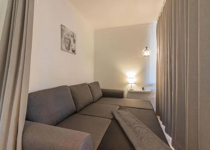 Cosy 2 With Pool By Homing Apartamento